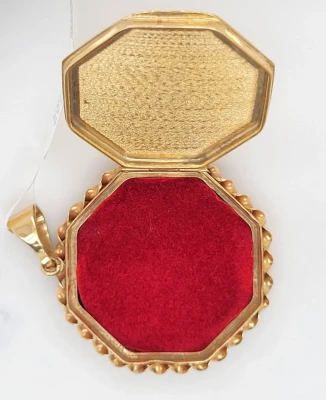 9ct Gold Fancy Octagonal Locket 9.4g