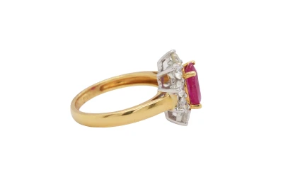 1.94ct Ruby & 1.36ct Diamond Halo/Cluster Ring- 18ct Gold 5.51g