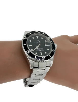 Rolex 40mm Submariner Date -Stainless Steel 2009 Box & Papers : Model 16610