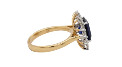 4.65ct Lab Grown Sapphire/Diamond Dress Ring - 9ct Gold 5.04g