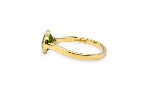 1.50ct Natural Peridot & 9ct Gold Rub Over Solitaire Ring 2.5g