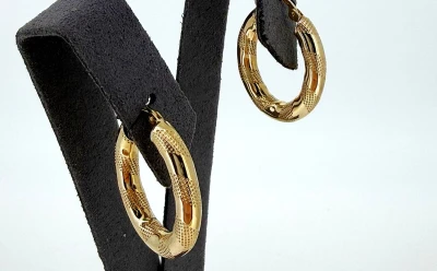 9ct Gold Patterned Oval Hoop Earrings 2.4g ( 24.7 x 20.0 x 4.0mm)