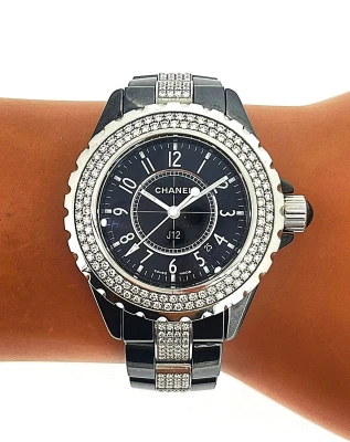 Chanel J12 ( Year 2010) 34.5mm Diamond & Ceramic