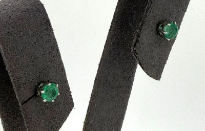 0.20ct Emerald & 9ct White Gold Stud Earrings 0.8g