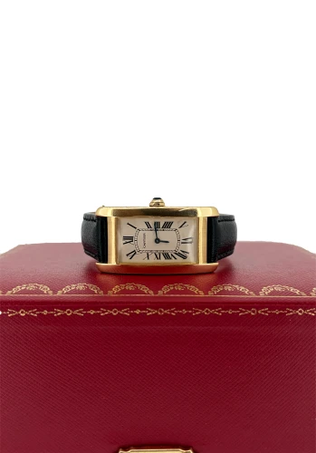 Cartier Tank Americaine 18ct Gold & Leather _Year Circa 2000 ( 22.0mm x 41.5mm) Model: 1720-1
