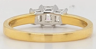 0.68ct Natural Diamond & 18ct Gold Trilogy Ring 3.0g Size N