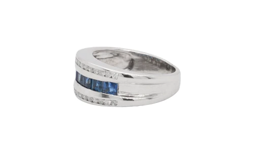 0.50ct Sapphire & 0.25ct Diamond Band- 18ct White Gold 4.02g