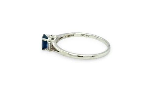0.54ct Natural Sapphire & Diamond Solitaire Ring 18ct White Gold 1.95g