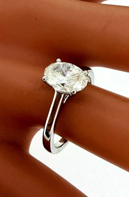 1.50ct Oval Diamond & 18ct White Gold Solitaire Ring 3.3g