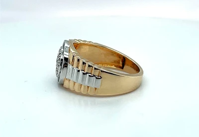 0.25ct Sapphire & 0.23ct Diamonds Gents Ring - 9ct Gold 7.4g