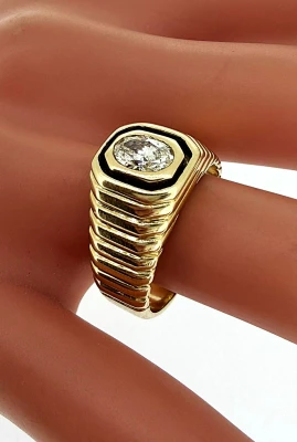 0.57ct Oval Diamond & 14ct Gold Signet Ring 8.2g