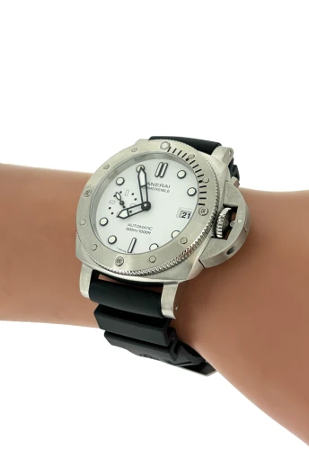 Panerai 42mm Submersible Bianco - Stainless Steel & Rubber (BRAND NEW -UNWORN 2026 Box & Papers) Model: PAM01590