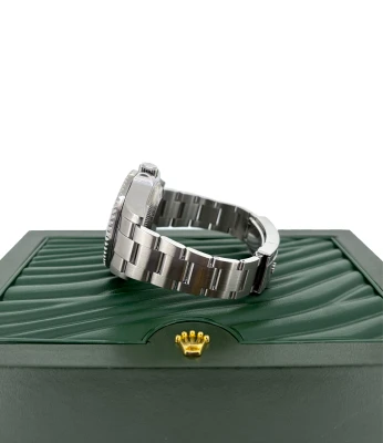 Rolex 42mm Sea-Dweller Stainless Steel 2016 Box & Papers Model:116660