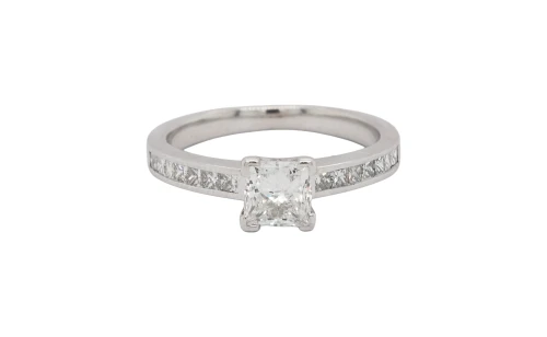 0.90ct Natural Diamond ( Princess Cut) & 18ct White Gold Solitaire Ring 3.0g