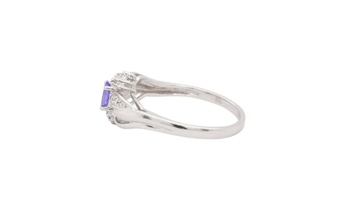 0.25ct Tanzanite & Diamond Dress Ring- 18ct White Gold 3.6g