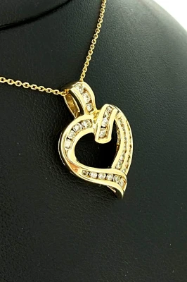 0.50ct Diamond & 9ct Gold Heart Pendant ( 22.3 x 15.5 x 4.0mm) 2.4g