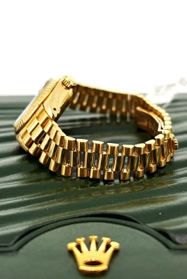 Rolex 26mm Date-Just ( Year 1983) 18ct Gold Model: 69178