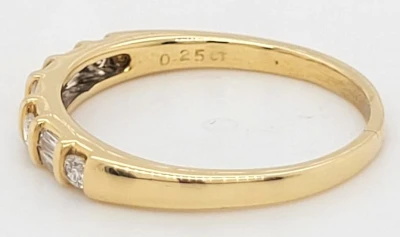 0.25ct Diamond & 18ct Gold Eternity/Wedding Ring 2.4g