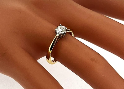 0.35ct Diamond & 18ct Yellow /White Gold Solitaire Ring 3.9g