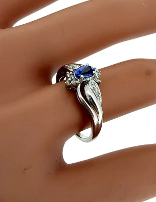 0.25ct Tanzanite & Diamond 18ct White Gold Dress Ring 3.3g