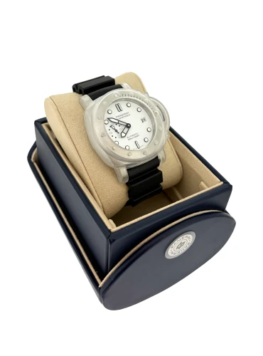 Panerai 42mm Submersible Bianco - Stainless Steel & Rubber (BRAND NEW -UNWORN 2026 Box & Papers) Model: PAM01590
