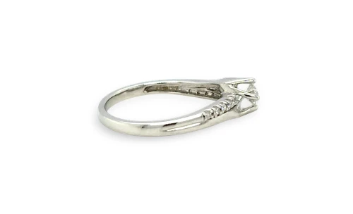 0.25ct Diamond & 18ct White Gold Twist Solitaire Ring 2.9g