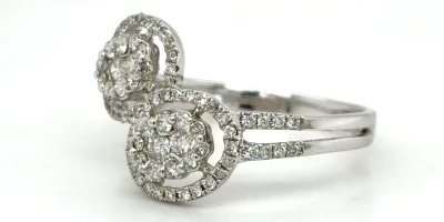 0.70ct Diamond & 18ct White Gold Twist/Halo Ring- 18ct White Gold 3.16g