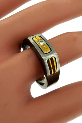 0.05ct Natural Diamond Gents 7.0mm Ring- 18ct Gold & Titanium 5.12g