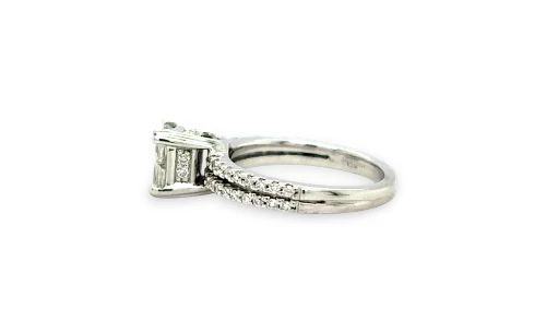 0.55ct Natural Diamond & 18ct White Gold Illusion set Solitaire Ring- 3.46g