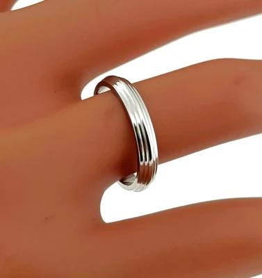 18ct White Gold Diamond Cut 3.3mm Wedding Band 3.3g