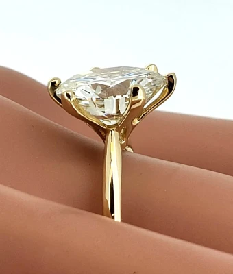 7.75ct Diamond & 18ct Gold Solitaire Ring 5.4g