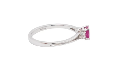0.35ct Ruby & 0.14ct Diamond Trilogy Ring- 18ct White Gold 2.34g