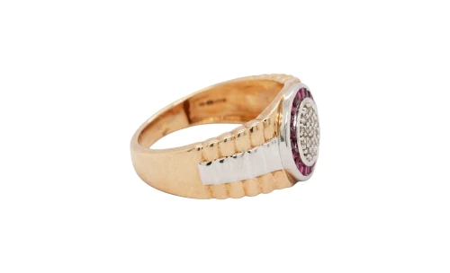 0.15ct Ruby & 0.10ct Diamond Signet Ring - 9ct Gold 5.8g