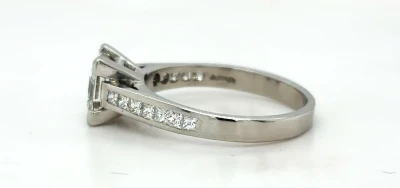 2.20ct Diamond & Platinum Solitaire Ring 4.9g