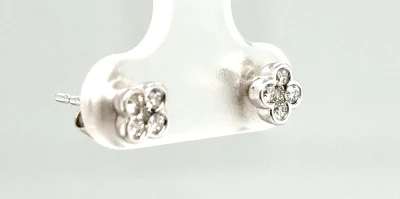 0.20ct Diamond & 9ct White Gold Clover Stud Earrings 1.0g