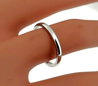 9ct White Gold 2mm Slight Court Wedding Band 1.8g