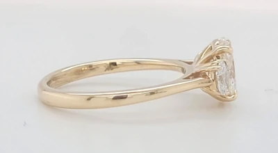 1.66ct Lab Grown Diamond & 9ct Gold Trilogy Ring 2.8g Size M