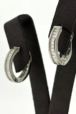 Solid Silver & Cubic Zirconia Hinged Oval Hoop Earrings 6.0g ( 20.5 x 19.5 x 4.5mm )