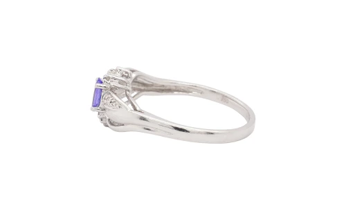 0.25ct Tanzanite & Diamond Dress Ring- 18ct White Gold 3.6g