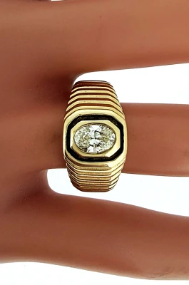 0.57ct Oval Diamond & 14ct Gold Signet Ring 8.2g