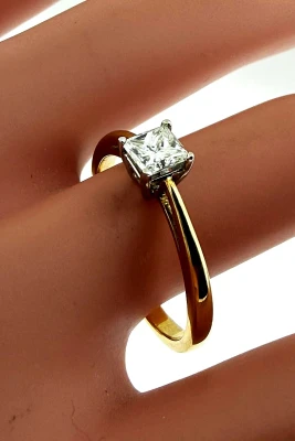 0.50ct Natural Diamond & 18ct Gold Solitaire Ring 3.3g