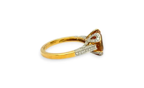 3.93ct Citrine & Diamond Dress Ring - 18ct Gold 4.6g