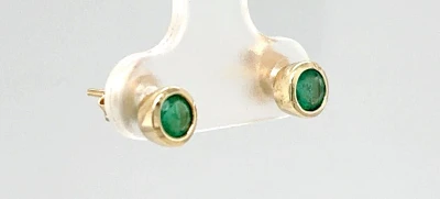 0.84ctEmerald & 9ct Gold Stud Earrings 1.0g