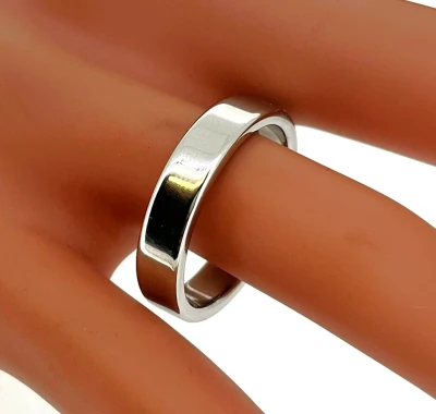 Platinum 5mm Flat Court Wedding Band 12.7g