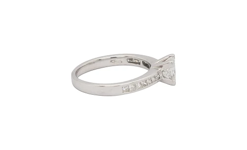 0.90ct Natural Diamond ( Princess Cut) & 18ct White Gold Solitaire Ring 3.0g