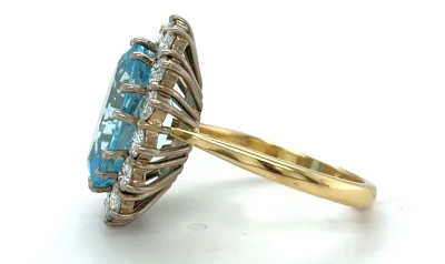 7.00ct Topaz & 1.40ct Diamond Dress Ring 18ct Gold 7.5g