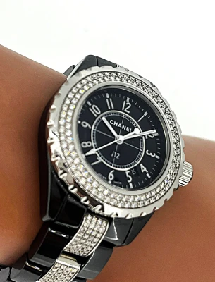 Chanel J12 ( Year 2010) 34.5mm Diamond & Ceramic
