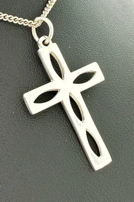 Sterling Silver Pierced Cross Pendant 3.1g ( 34 x 17 x 1.6mm )
