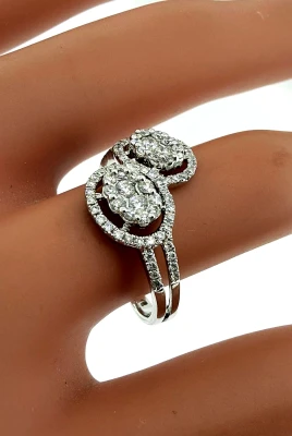 0.70ct Diamond & 18ct White Gold Twist/Halo Ring- 18ct White Gold 3.16g