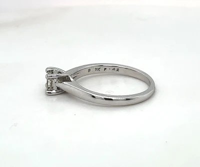 0.42ct Natural Diamond & 9ct White Gold Solitaire Ring 2.5g